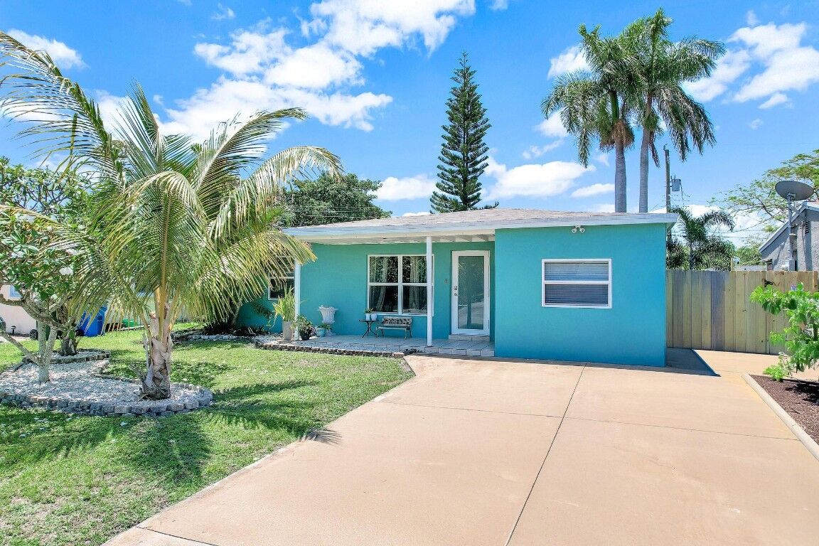 Property Photo:  320 NW 51st Court  FL 33309 