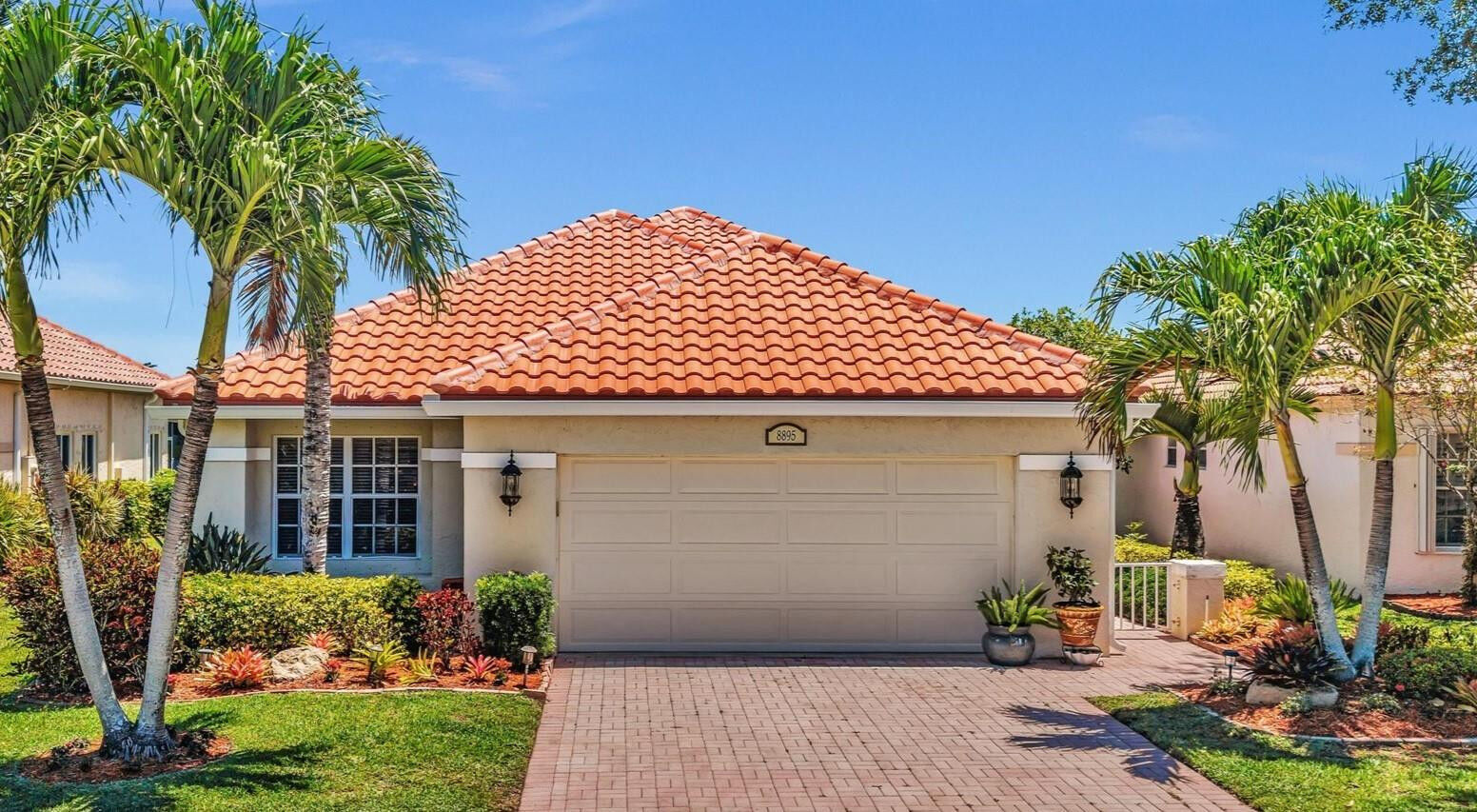 Property Photo:  8895 Lake Park Circle  FL 33328 