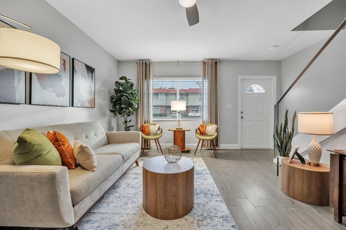 Property Photo:  105 NE 20th Court 2G  FL 33305 