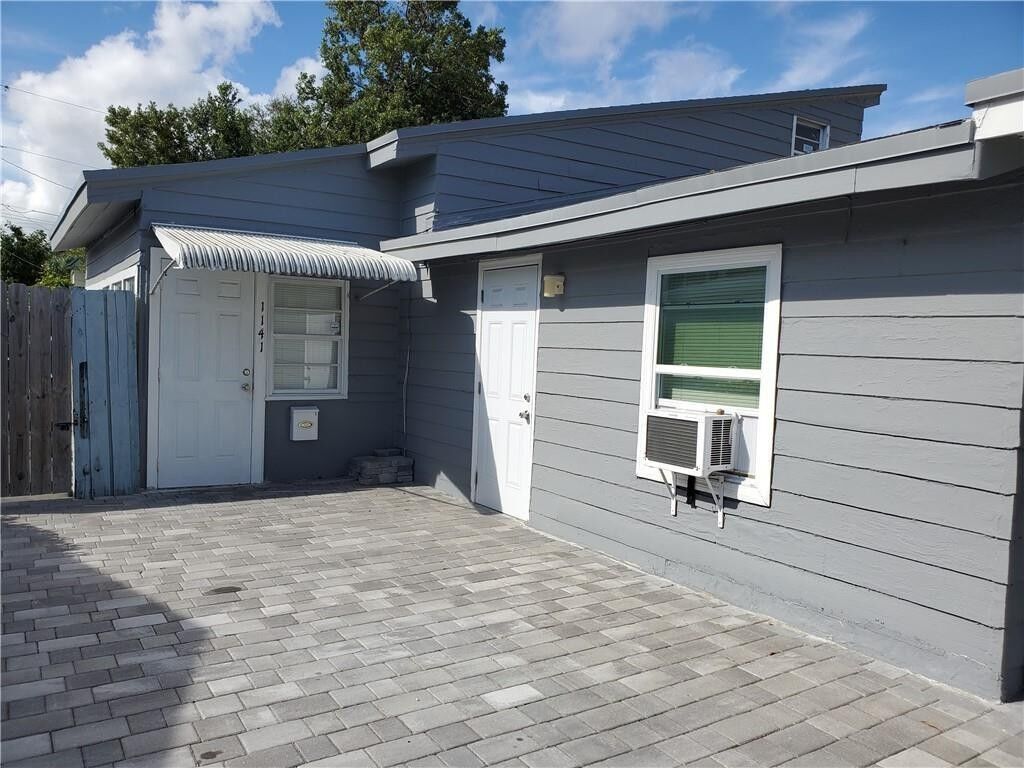 Property Photo:  1141 SE 4th Avenue  FL 33316 