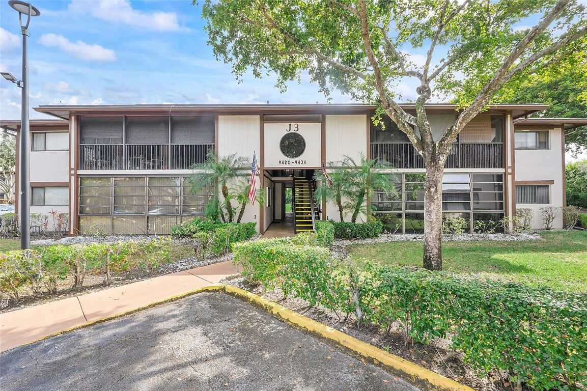 Property Photo:  9424 S Belfort Circle 110  FL 33321 