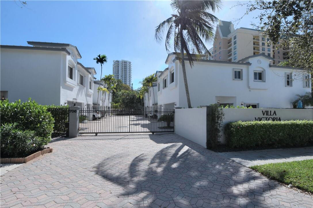 Property Photo:  706 NE 2nd Street 7  FL 33301 