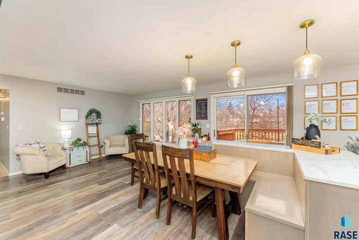 Property Photo: 609 S Splitrock Blvd SD 57005