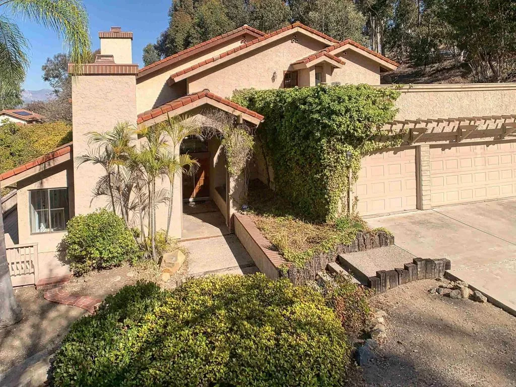 Property Photo: 1521 Kimberly Woods Dr CA 92020