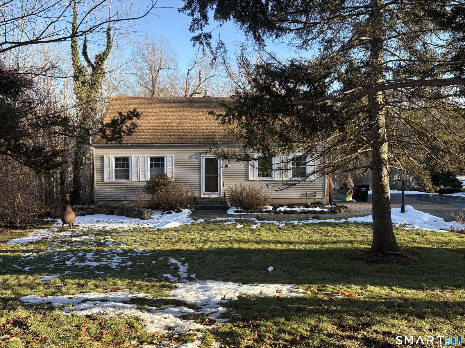 Property Photo: 100 North Airline Road CT 06492