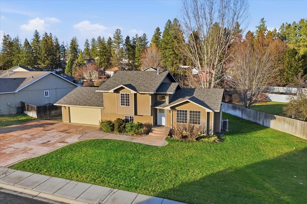 Property Photo: 305 E Midway Rd WA 99005