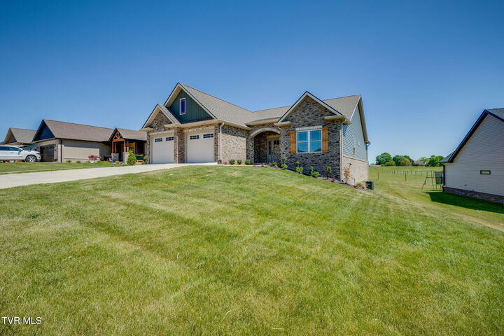 Property Photo:  1424 Cabot Cove  TN 37659 