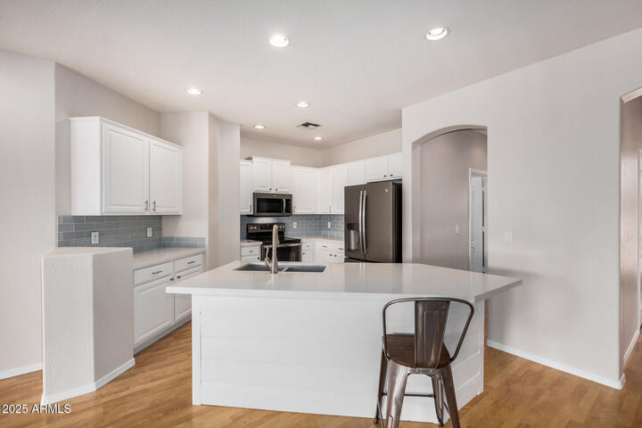 Property Photo:  7235 E Desert Honeysuckle Drive  AZ 85118 