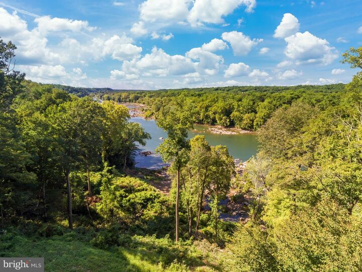 Property Photo:  612 Rivercrest Drive  VA 22101 