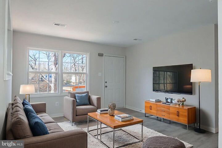 Property Photo:  10 Rosewood Street  VA 22405 