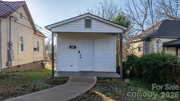 Property Photo:  519 W Water Street  NC 28092 