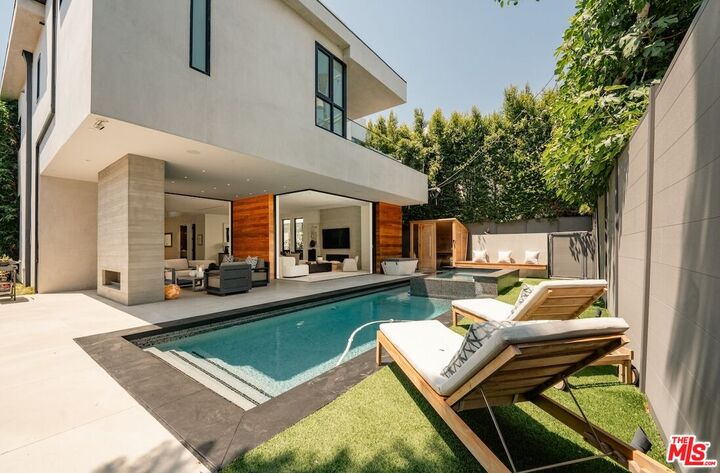 Property Photo:  818 N Curson Ave  CA 90046 