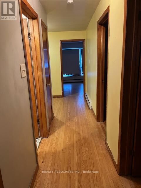 Property Photo:  586 Warden Avenue Upper  ON M1L 3Z3 