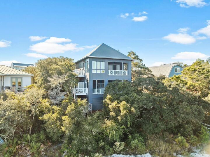 Property Photo: 289 Blue Lake Road FL 32459