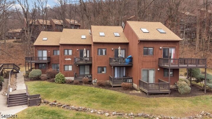 Property Photo:  3 Deer Valley Ln 1  NJ 07462 