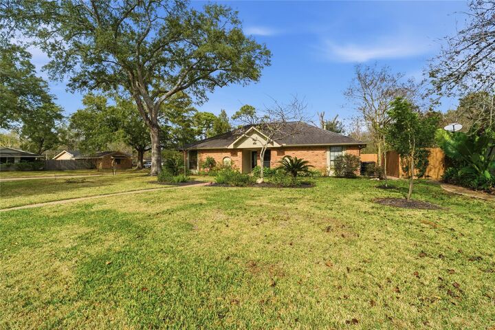 Property Photo:  2003 Richvale Lane  TX 77062 