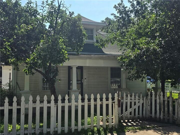 Property Photo:  614 S 7th Street  KS 66002 
