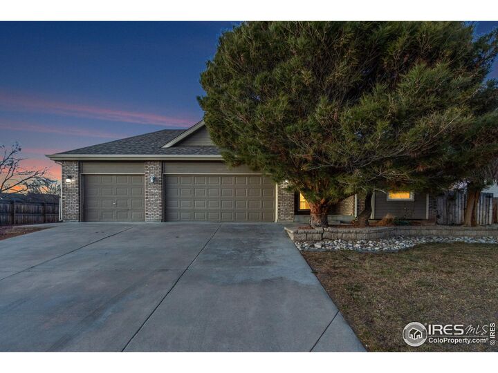 Property Photo:  1390 Redwood Dr  CO 80550 