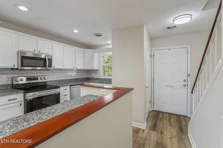 Property Photo:  6525 Deane Hill Drive 19  TN 37919 