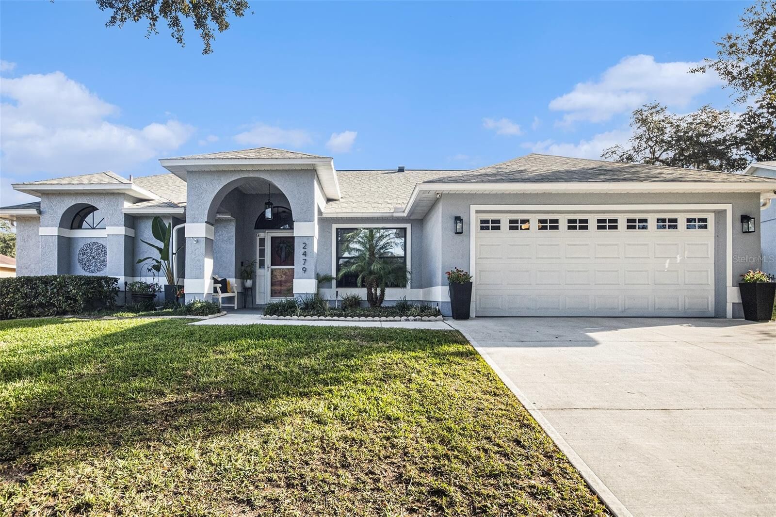 Property Photo: 2479 Bent Way Court FL 32703