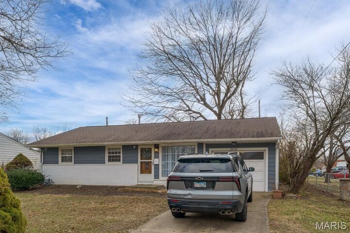 Property Photo:  2012 Clark Avenue  IL 62040 