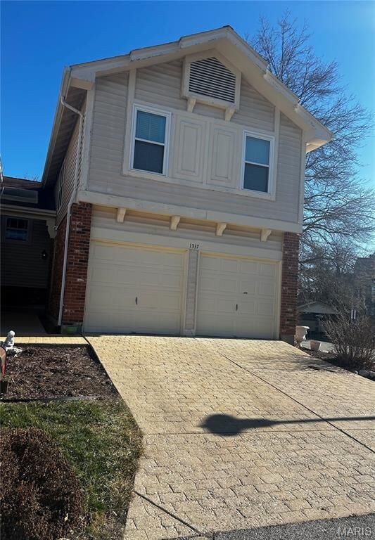 Property Photo:  1337 Stone Run Drive  MO 63021 