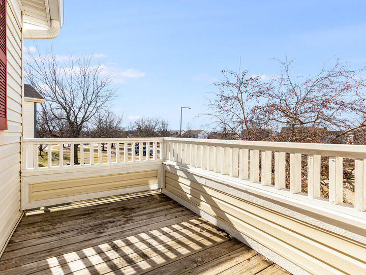 Property Photo:  322 Ogden Falls Boulevard 322  IL 60543 