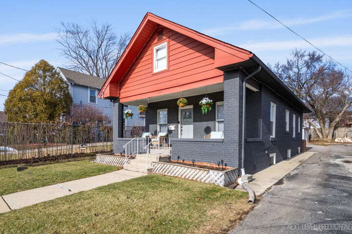 Property Photo:  950 2nd Avenue  IL 60505 