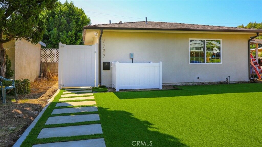 Property Photo:  7727 Shady Cove Avenue  CA 91504 
