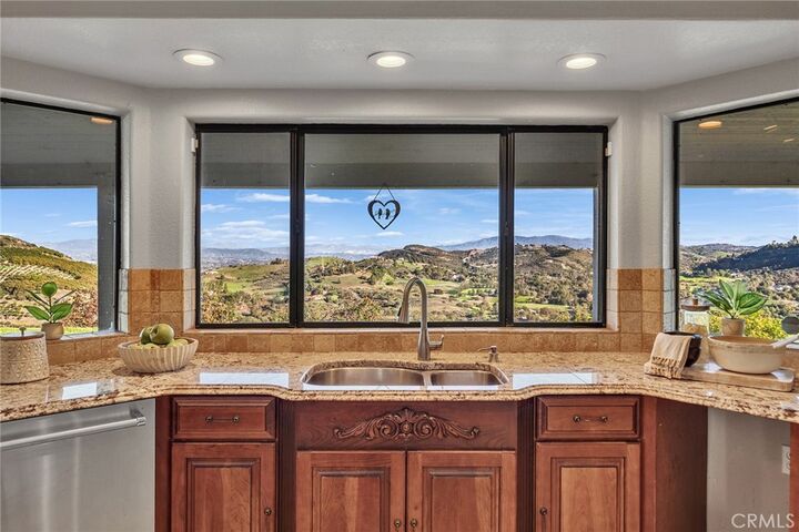 Property Photo: 42253 Via Nortada CA 92590