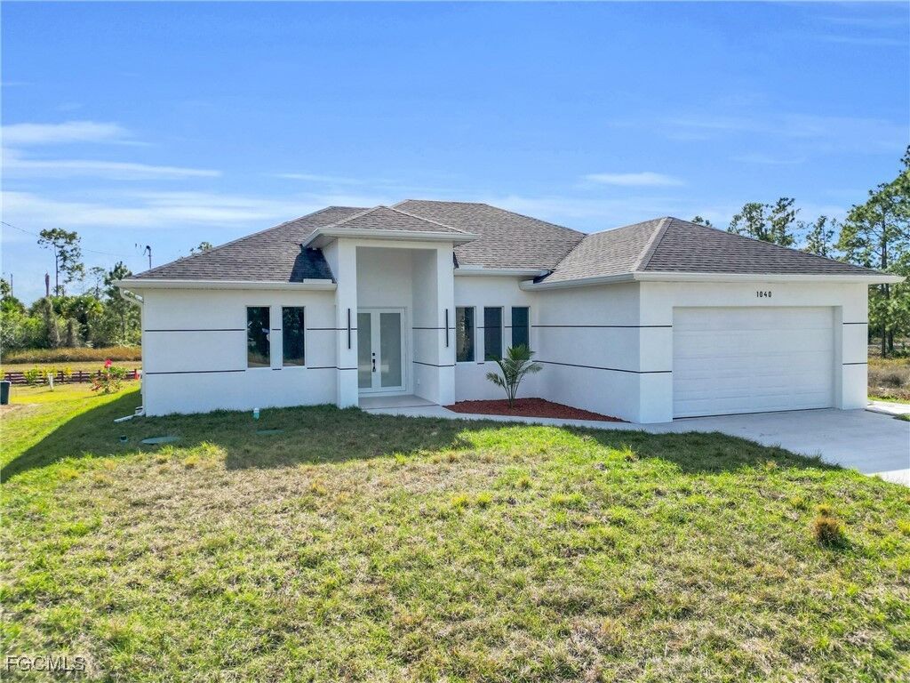 Property Photo:  1040 Pine Cove Drive  FL 33974 