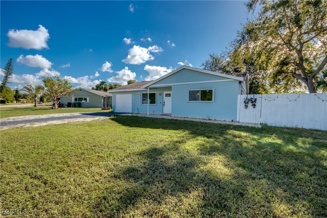 Property Photo: 2912 Poinciana Drive FL 34105