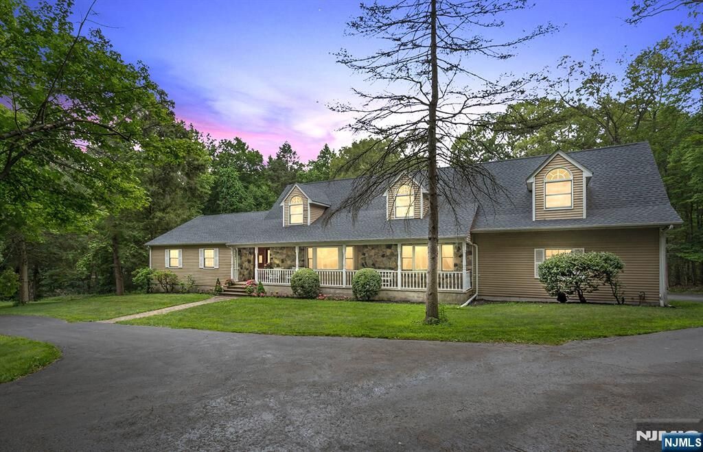 Property Photo:  103 Burnt Meadow  NJ 07456 