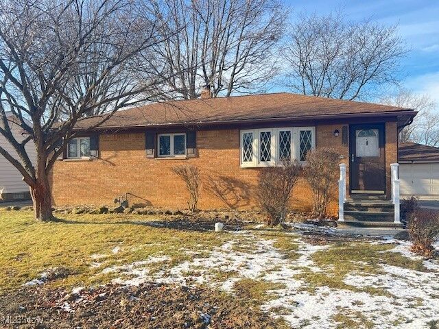 Property Photo:  6210 Siegler Drive  OH 44142 