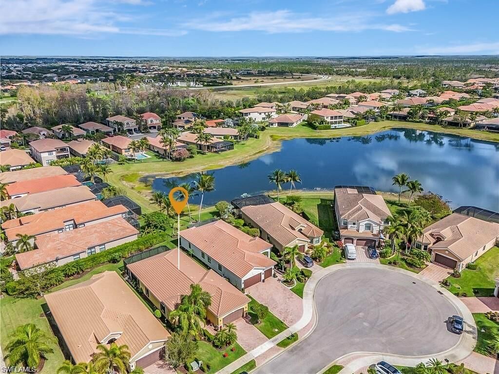 Property Photo:  3809 Columbia Ct  FL 34119 