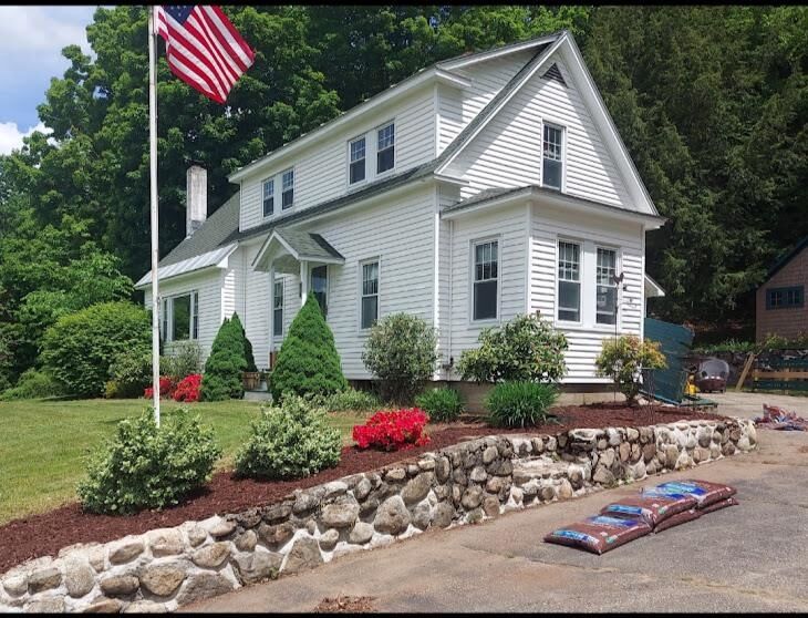 Property Photo:  819 Eastside Road  NH 03262 