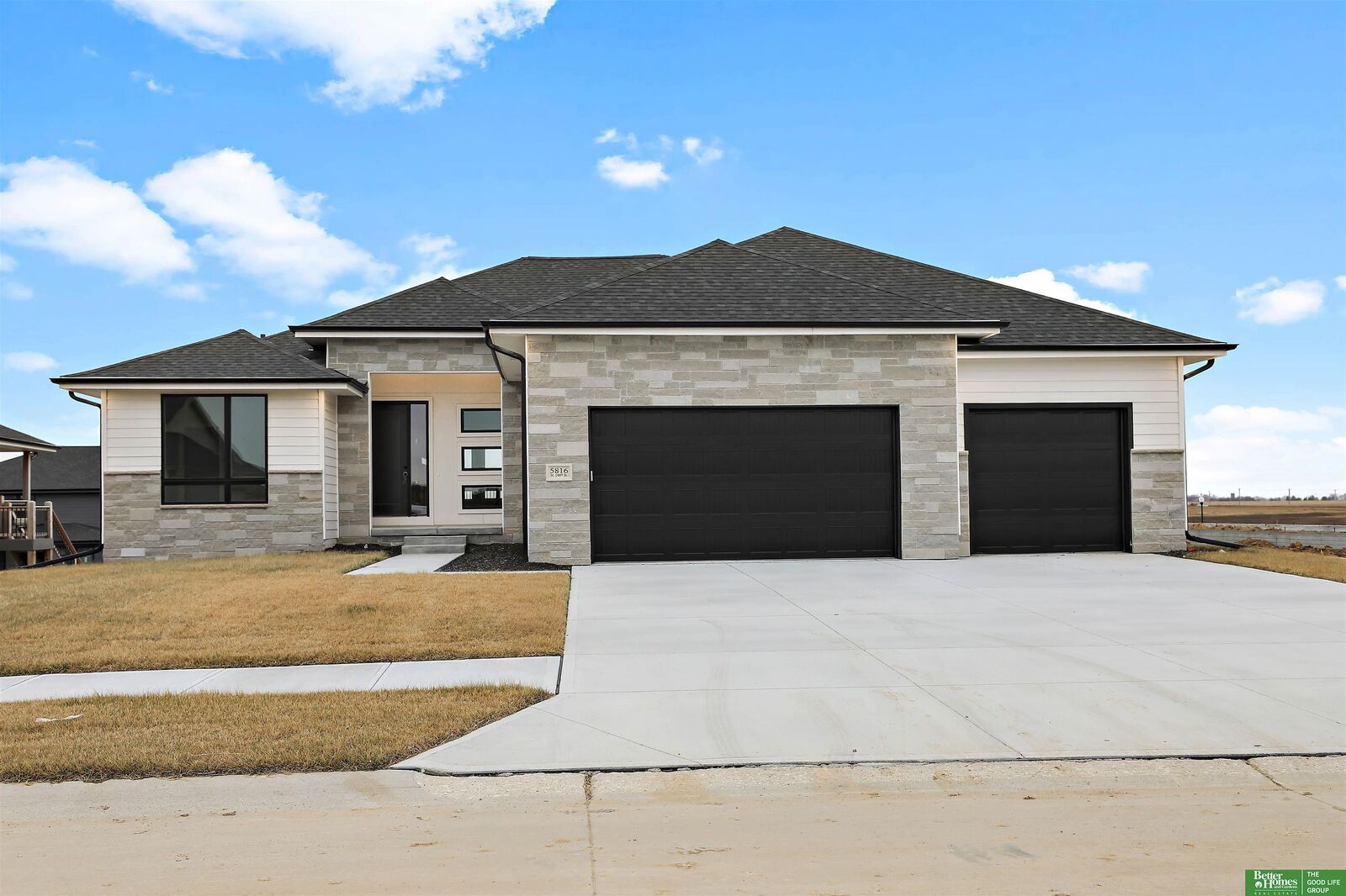 Property Photo:  5816 N 198th Street  NE 68022 