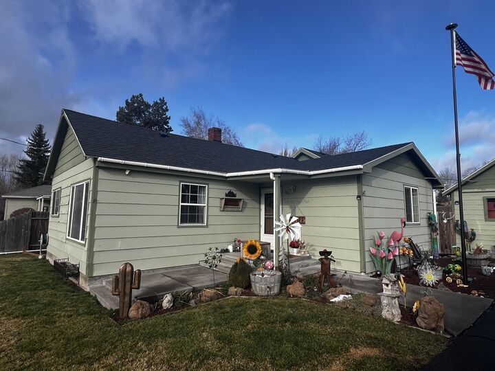 Property Photo:  5511 Miller Avenue  OR 97603 