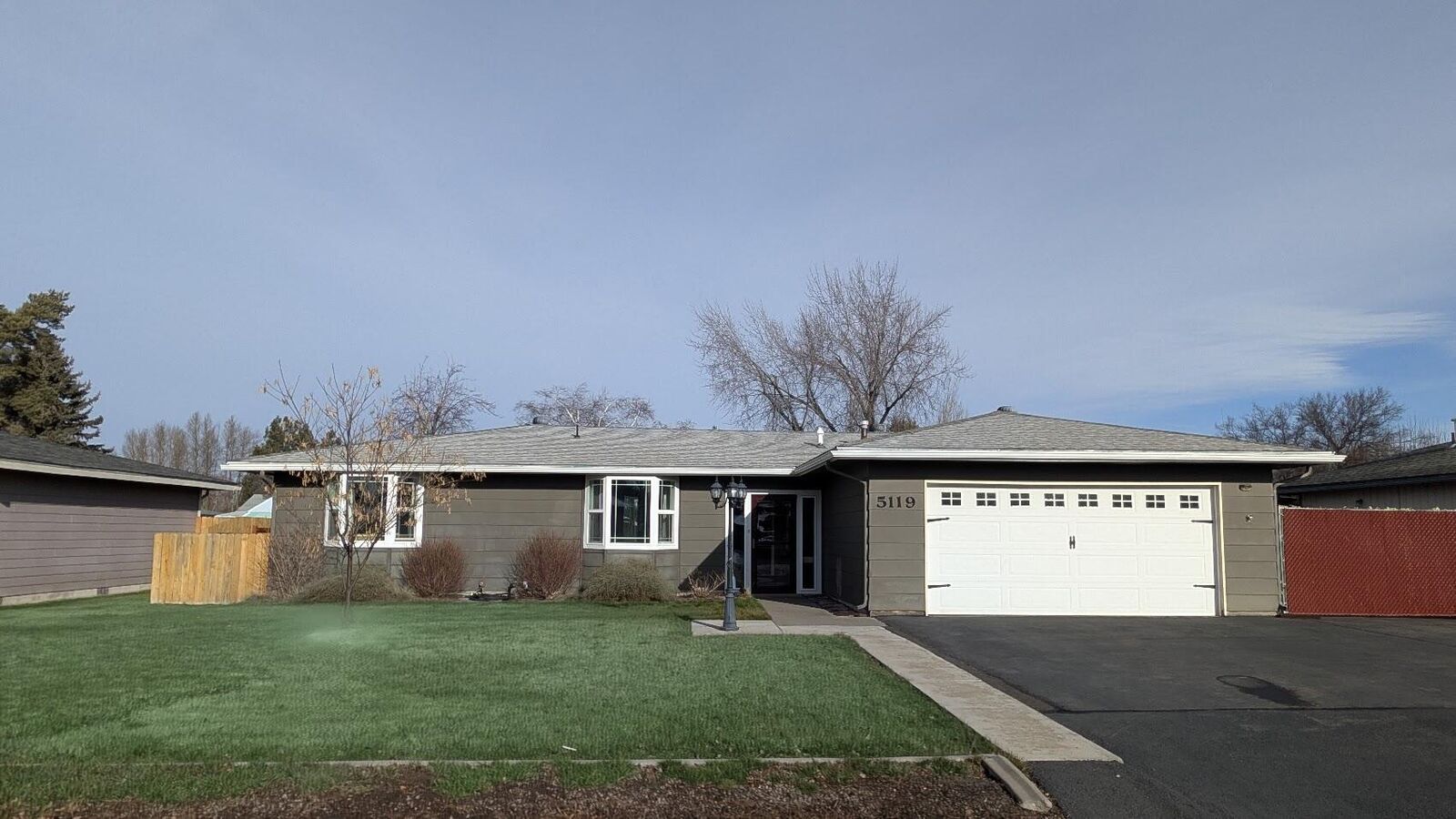 Property Photo:  5119 Sturdivant Avenue  OR 97603 