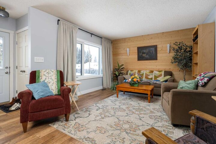 Property Photo:  5615 49 Avenue  AB T0B 2L0 