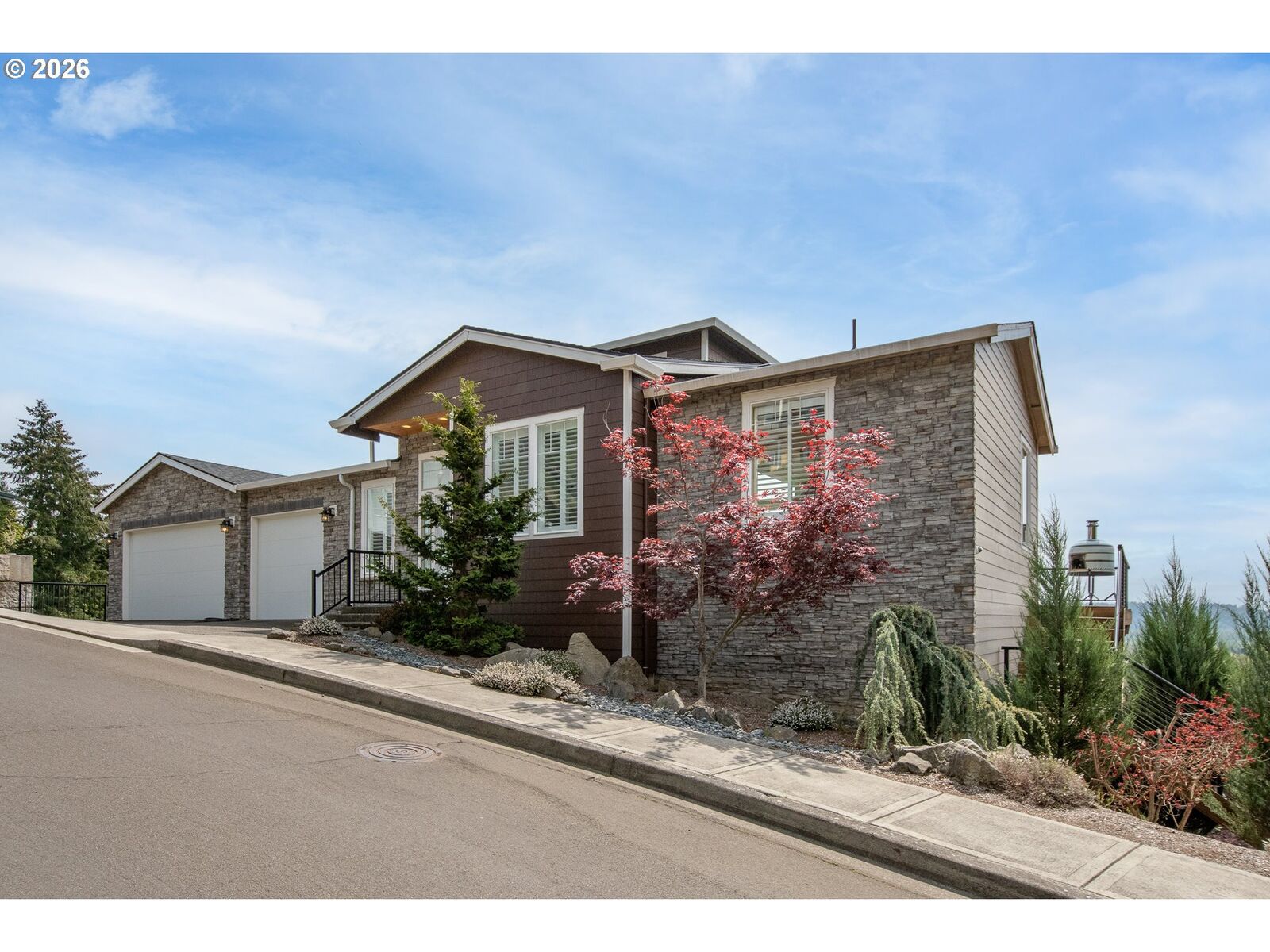 Property Photo: 1472 N Columbia Ridge Way WA 98671