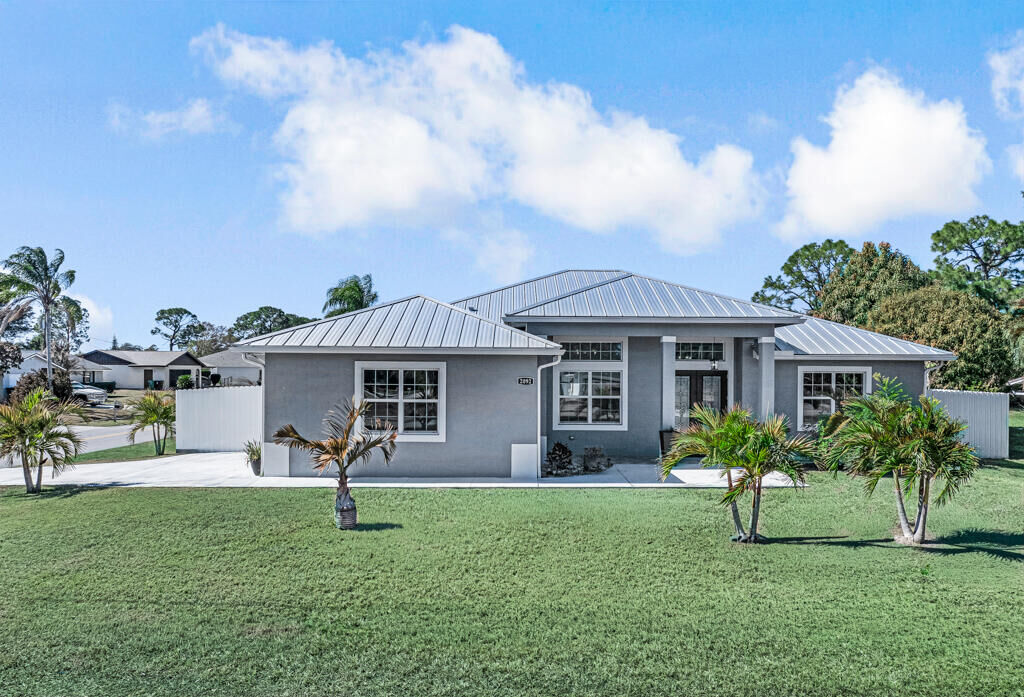 Property Photo:  2092 SW Airoso Boulevard  FL 34984 