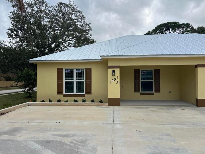Property Photo:  1001 Tennessee Avenue A  FL 34950 