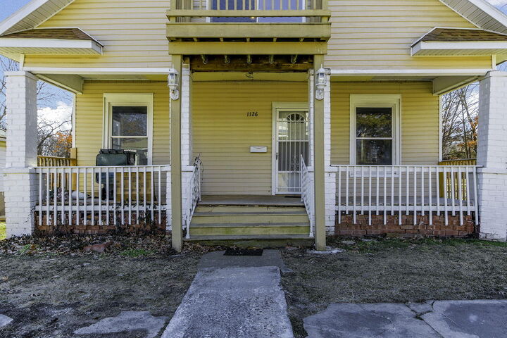 Property Photo:  1126 Franklin Street  MO 65270 