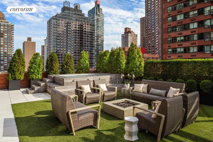 Property Photo:  200 E 95th Street 8A  NY 10128 