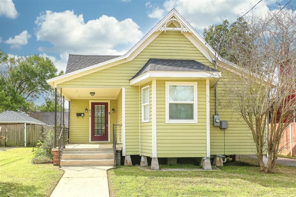 Property Photo: 418 Burnett Street LA 70601