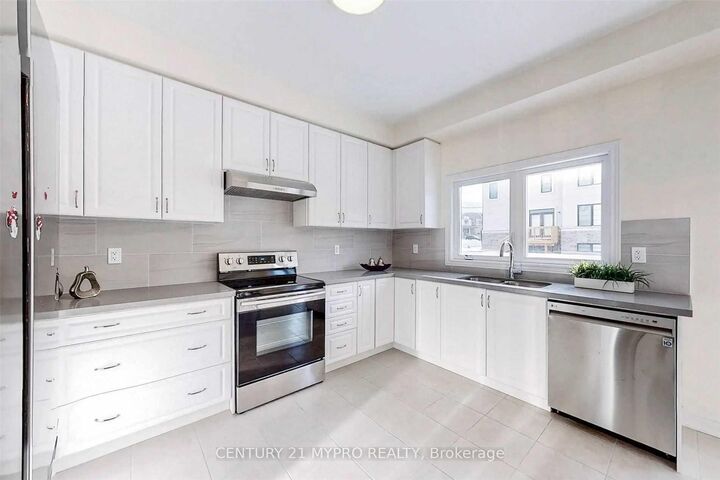 Photo de la propriété:  4 Whitcombe Street  ON L4P 0J5 