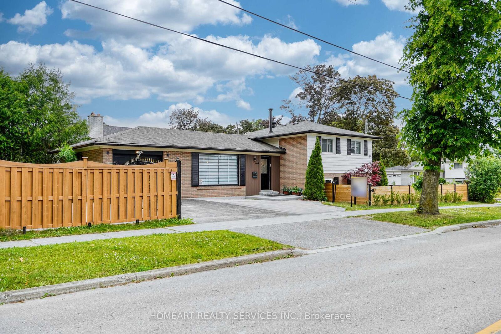 Property Photo: 2 Lesgay Crescent ON M2J 2H8