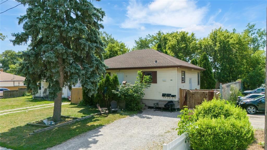 Property Photo: 863 Devine Street ON N7T 1X3