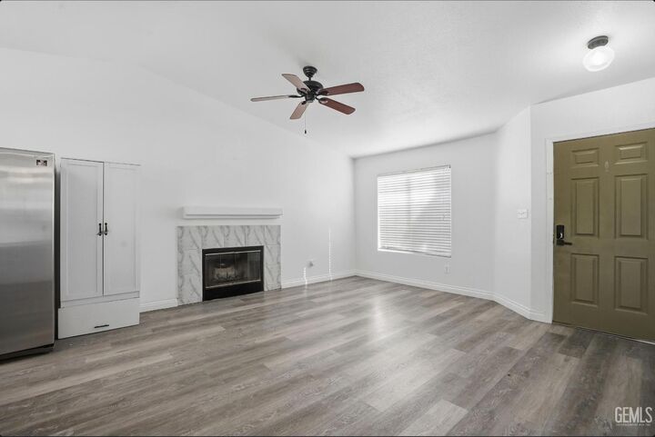 Property Photo: 10600 Petalo Drive CA 93311